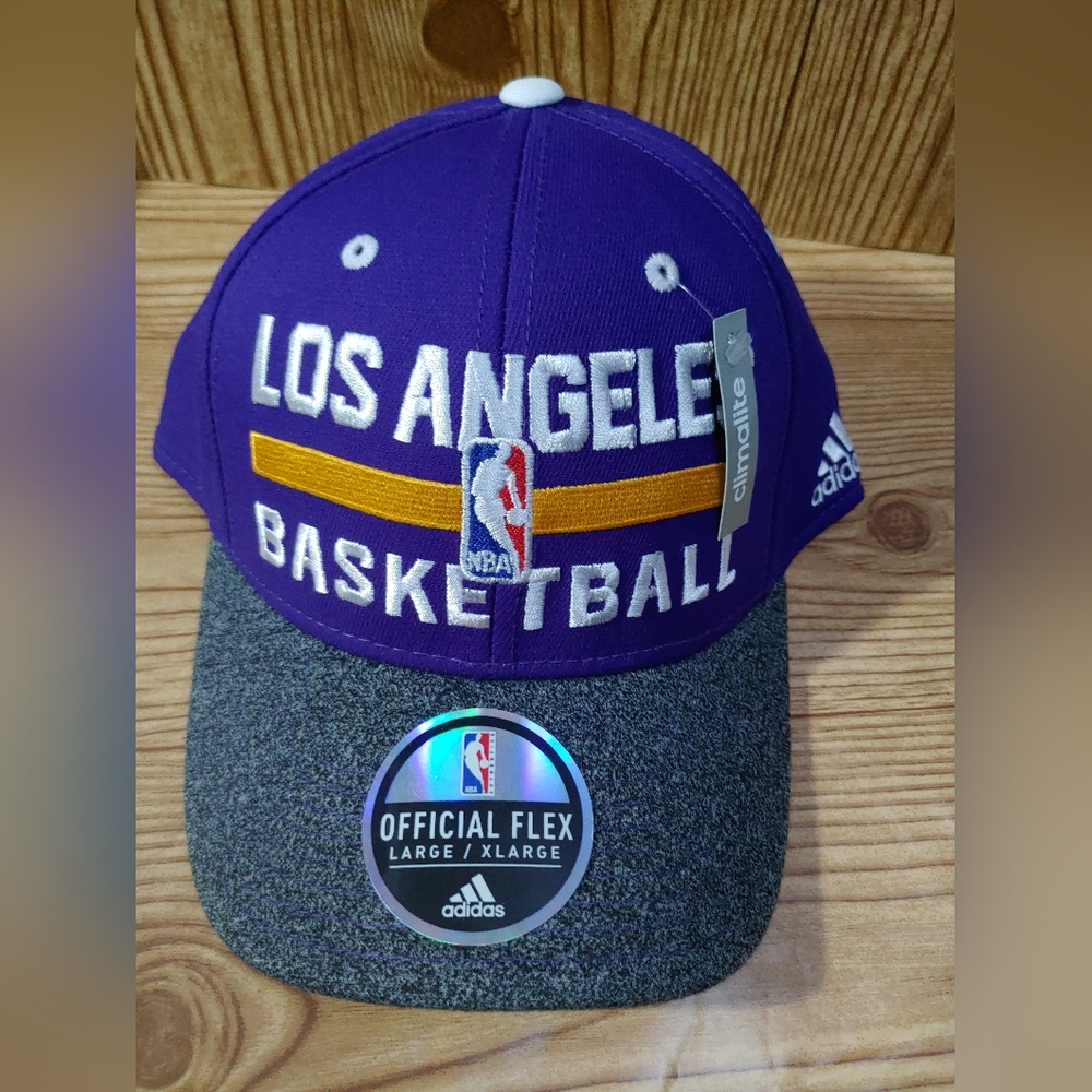 Los Angeles Lakers Adidas NBA Basketball hat Size L/XL (NEW)